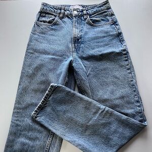 👖 Zara High-Rise Retro Vibe Light Blue Wash Straight Leg Minimalist Jeans-Size 2